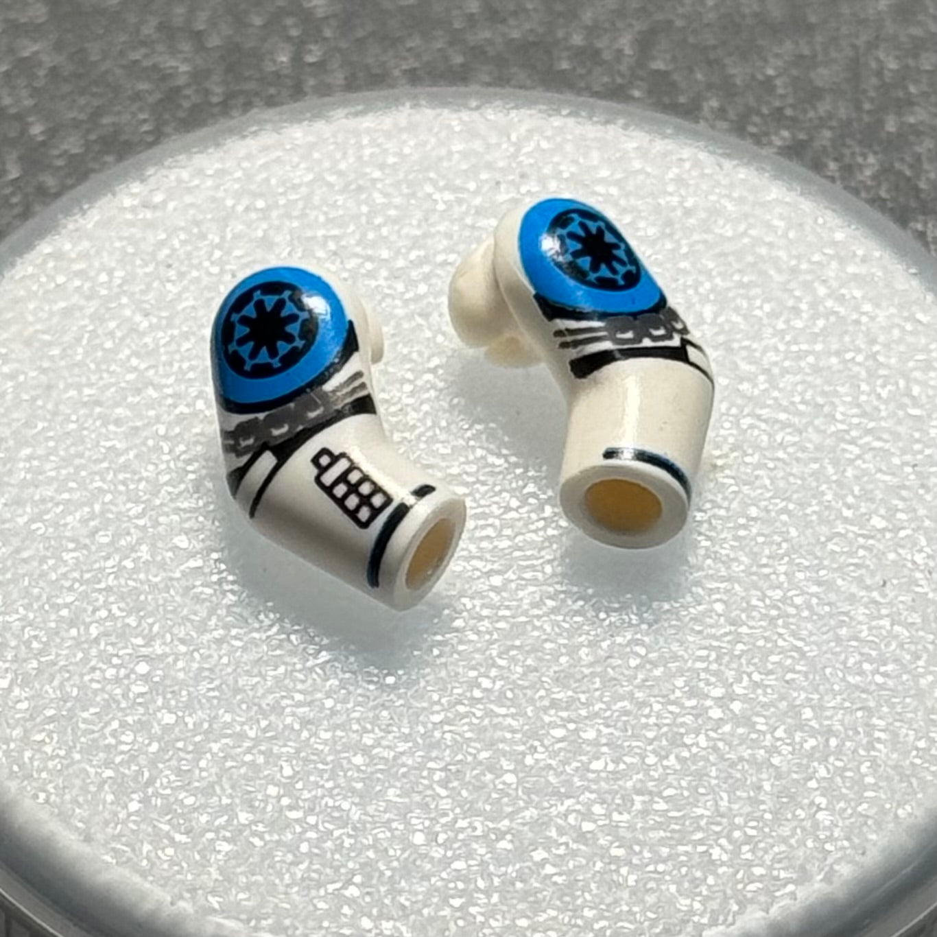 【TT】arms of 501st/332nd